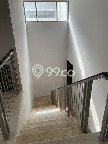 Sewa Rumah Murah di Golf Island Jakarta Utara Punya 4 Kamar Tidur Sewa Rumah Murah di Golf Island Jakarta Utara Punya 4 Kamar Tidur