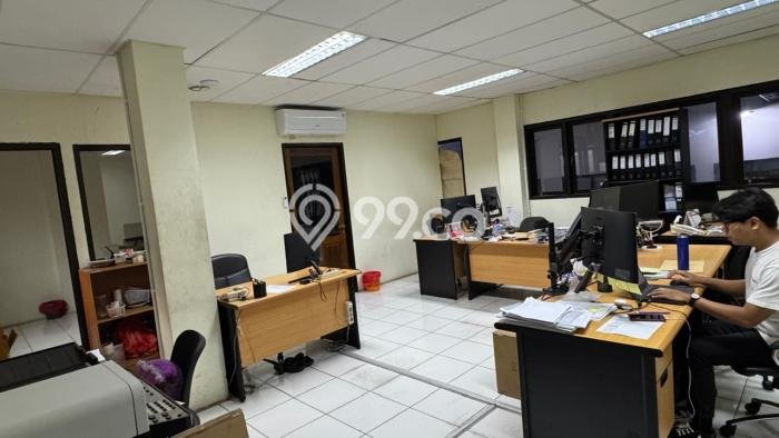 Area Ramai! Gudang Dijual di Pinang untuk Bisnis Luas Bangunan 2128m2 Area Ramai! Gudang Dijual di Pinang untuk Bisnis Luas Bangunan 2128m2
