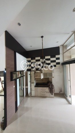 FEATURED! Rumah di Taman Grisenda, 3 KM, Lokasi Strategis, LT 111m² LB 245m² FEATURED! Rumah di Taman Grisenda, 3 KM, Lokasi Strategis, LT 111m² LB 245m²