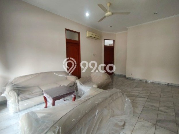 Disewakan Rumah Murah di TB Simatupang Jakarta Selatan Punya 4 Kamar Tidur Disewakan Rumah Murah di TB Simatupang Jakarta Selatan Punya 4 Kamar Tidur