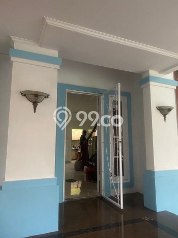 Rumah Luas Asri 3 KT Siap Pakai di Raffles Hills Jakarta Timur Rumah Luas Asri 3 KT Siap Pakai di Raffles Hills Jakarta Timur
