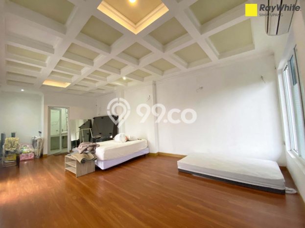 Jual Rumah Mewah Megah Dengan View Eksklusif di Pejaten, Jakarta Selatan Jual Rumah Mewah Megah Dengan View Eksklusif di Pejaten, Jakarta Selatan