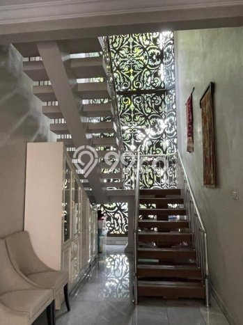 Dijual Rumah Luas Megah Dengan View Cantik di Pejaten, Jakarta Selatan Dijual Rumah Luas Megah Dengan View Cantik di Pejaten, Jakarta Selatan