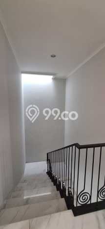 Rumah Luxury Modern Siap Huni di Alam Sutera Tangerang Rumah Luxury Modern Siap Huni di Alam Sutera Tangerang