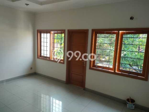 Rumah Strategis Modern Lb 208m2 di Cipondoh, Tangerang Rumah Strategis Modern Lb 208m2 di Cipondoh, Tangerang
