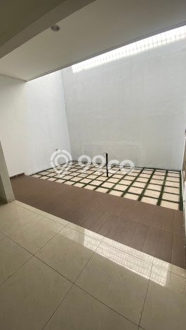 For Sale! Premium House LT 240m2 Desain Elegan di Alam Sutera For Sale! Premium House LT 240m2 Desain Elegan di Alam Sutera