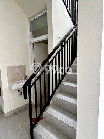 Jual Rumah Mewah Elegan Dengan View Eksklusif di Gading Serpong, Tangerang Jual Rumah Mewah Elegan Dengan View Eksklusif di Gading Serpong, Tangerang