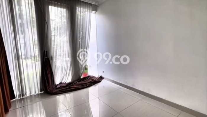 Disewakan! Rumah 4 Kamar Tidur &
4 Kamar Mandi di Pakuwon Indah, Surabaya Disewakan! Rumah 4 Kamar Tidur &
4 Kamar Mandi di Pakuwon Indah, Surabaya