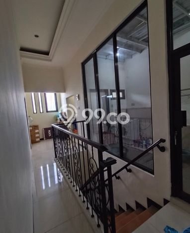 Rumah Luas Asri 3 KT Siap Huni di Sukomanunggal Surabaya Rumah Luas Asri 3 KT Siap Huni di Sukomanunggal Surabaya