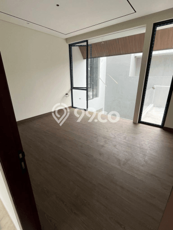 Rumah Asri area Pakuwon Indah, Akses ke Pakuwon Indah, Surabaya, Surabaya - LT 228m2m² Rumah Asri area Pakuwon Indah, Akses ke Pakuwon Indah, Surabaya, Surabaya - LT 228m2m²