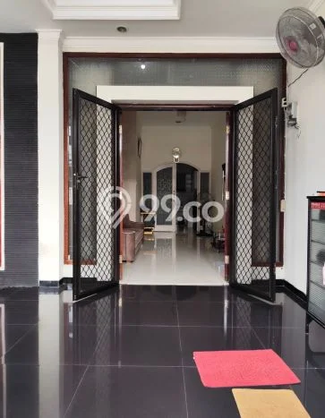 Rumah Luas Asri 3 KT Siap Huni di Sukomanunggal Surabaya Rumah Luas Asri 3 KT Siap Huni di Sukomanunggal Surabaya
