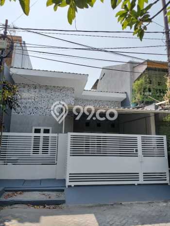 For Sale Rumah 5 Kamar Lokasi Strategis Bagus dan Strategis di Rungkut For Sale Rumah 5 Kamar Lokasi Strategis Bagus dan Strategis di Rungkut