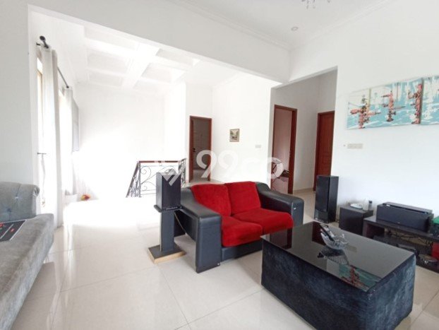 Rumah Mewah LB 360m2 Siap Pakai Desain Elegan di Cinere, Jakarta Selatan Rumah Mewah LB 360m2 Siap Pakai Desain Elegan di Cinere, Jakarta Selatan