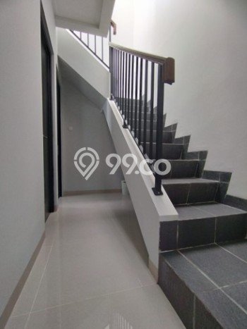 Ready to Use! Premium House LT 160m2 Desain Elegan di Bintaro Ready to Use! Premium House LT 160m2 Desain Elegan di Bintaro