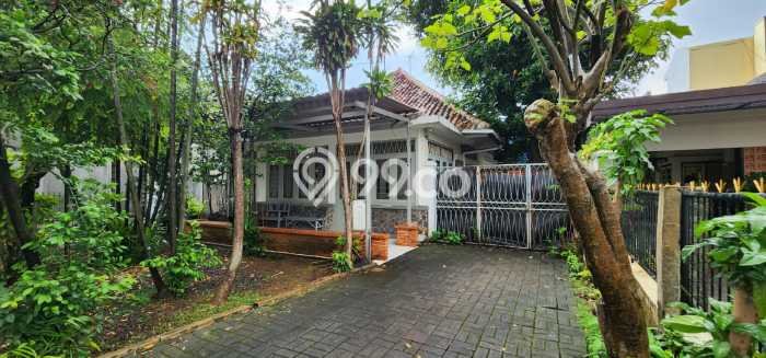 Hunian Eksklusif Siap Huni LT 716m2 di Menteng, Jakarta Pusat Hunian Eksklusif Siap Huni LT 716m2 di Menteng, Jakarta Pusat