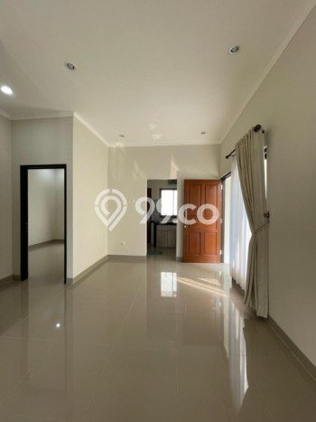 Rumah Mewah Siap Huni LT 180m2 di Serpong Utara, Tangerang Selatan Rumah Mewah Siap Huni LT 180m2 di Serpong Utara, Tangerang Selatan