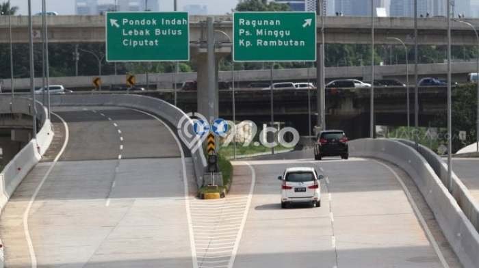 Rumah Elit Modern Siap Huni di Lebak Bulus Jakarta Selatan Rumah Elit Modern Siap Huni di Lebak Bulus Jakarta Selatan