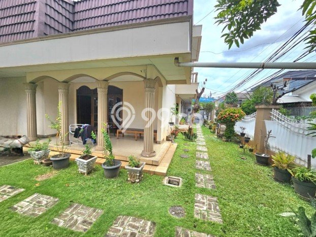 Rumah Elit Modern Tanpa Renovasi di Rawamangun Jakarta Timur Rumah Elit Modern Tanpa Renovasi di Rawamangun Jakarta Timur