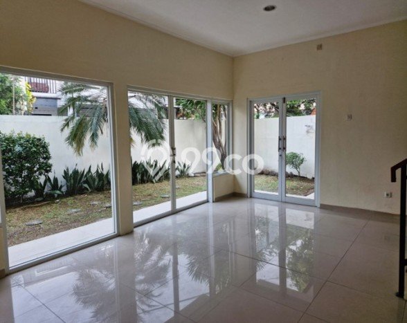 Rumah Elit Modern Tanpa Renovasi di Pangkalan Jati Depok Rumah Elit Modern Tanpa Renovasi di Pangkalan Jati Depok