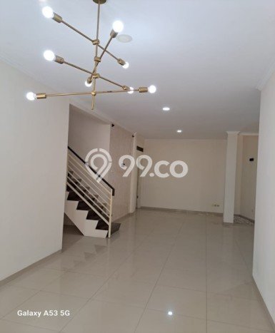 Rumah Strategis Modern Lb 150m2 di Ciputat Timur, Tangerang Selatan Rumah Strategis Modern Lb 150m2 di Ciputat Timur, Tangerang Selatan