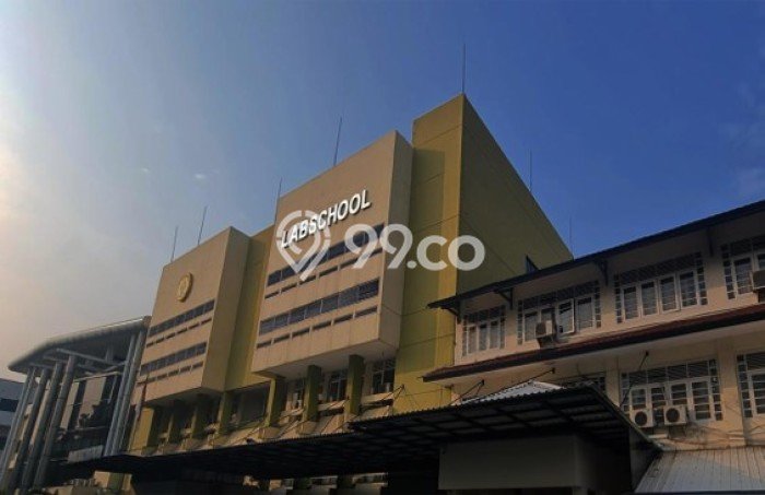 Rumah Modern 3 KT di Rawamangun Jakarta Timur Unfurnished Rumah Modern 3 KT di Rawamangun Jakarta Timur Unfurnished