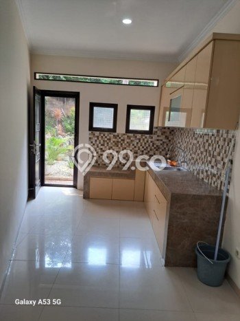 Rumah Strategis Modern Lb 150m2 di Ciputat Timur, Tangerang Selatan Rumah Strategis Modern Lb 150m2 di Ciputat Timur, Tangerang Selatan