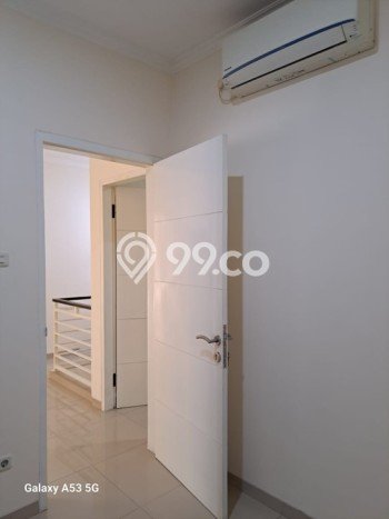 Rumah Strategis Modern Lb 150m2 di Ciputat Timur, Tangerang Selatan Rumah Strategis Modern Lb 150m2 di Ciputat Timur, Tangerang Selatan