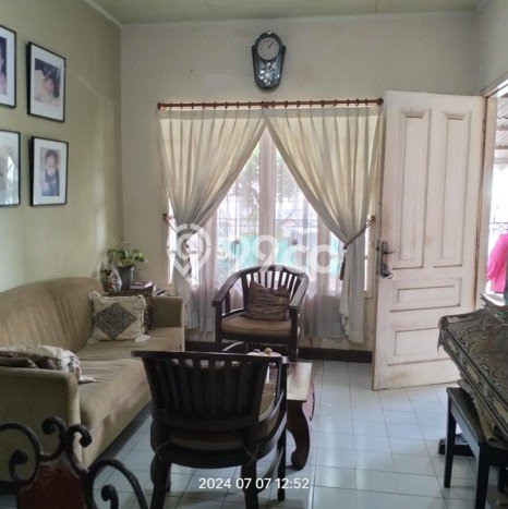 Rumah Luas Asri 2 KT Siap Huni di Graha Raya Bintaro Tangerang Selatan Rumah Luas Asri 2 KT Siap Huni di Graha Raya Bintaro Tangerang Selatan