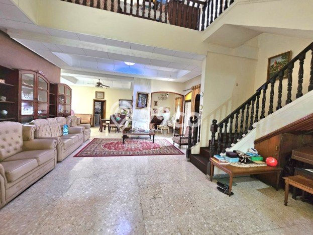 Rumah Elit Modern Tanpa Renovasi di Rawamangun Jakarta Timur Rumah Elit Modern Tanpa Renovasi di Rawamangun Jakarta Timur