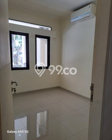 Rumah Strategis Modern Lb 150m2 di Ciputat Timur, Tangerang Selatan Rumah Strategis Modern Lb 150m2 di Ciputat Timur, Tangerang Selatan