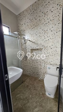 Ready to Use! Luxury House LT 250m2 Desain Modern di BSD Griya Loka Ready to Use! Luxury House LT 250m2 Desain Modern di BSD Griya Loka