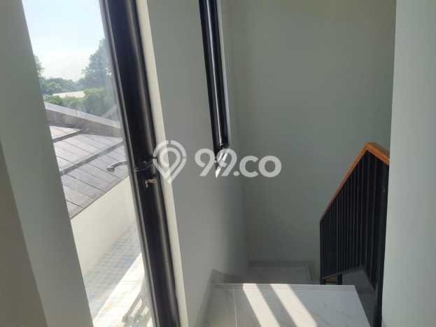 For Sale Hunian Rumah Terawat 4 KT di BSD Nusaloka, Tangerang For Sale Hunian Rumah Terawat 4 KT di BSD Nusaloka, Tangerang