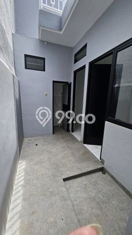 Ready to Use! Luxury House LT 250m2 Desain Modern di BSD Griya Loka Ready to Use! Luxury House LT 250m2 Desain Modern di BSD Griya Loka