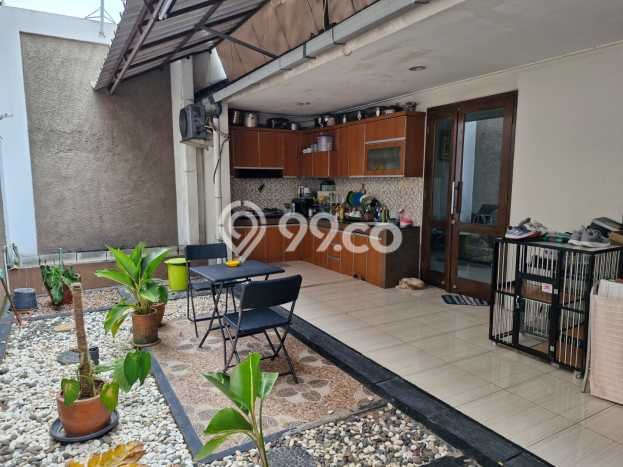 Hunian Elit LB 225m2 Siap Huni Desain Elegan di Bintaro, Tangerang Selatan Hunian Elit LB 225m2 Siap Huni Desain Elegan di Bintaro, Tangerang Selatan