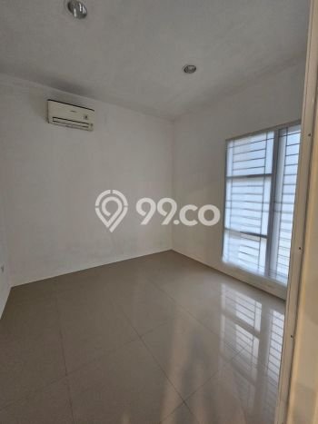 For Sale Hunian Rumah Terawat 4 Kamar di Bintaro, Tangerang Selatan For Sale Hunian Rumah Terawat 4 Kamar di Bintaro, Tangerang Selatan