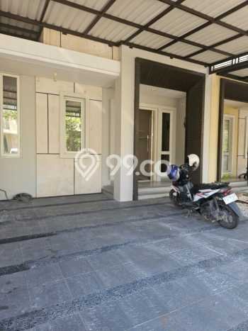 Disewakan! Rumah 3 Kamar Tidur &
2 Kamar Mandi di Alam Sutera, Tangerang Disewakan! Rumah 3 Kamar Tidur &
2 Kamar Mandi di Alam Sutera, Tangerang