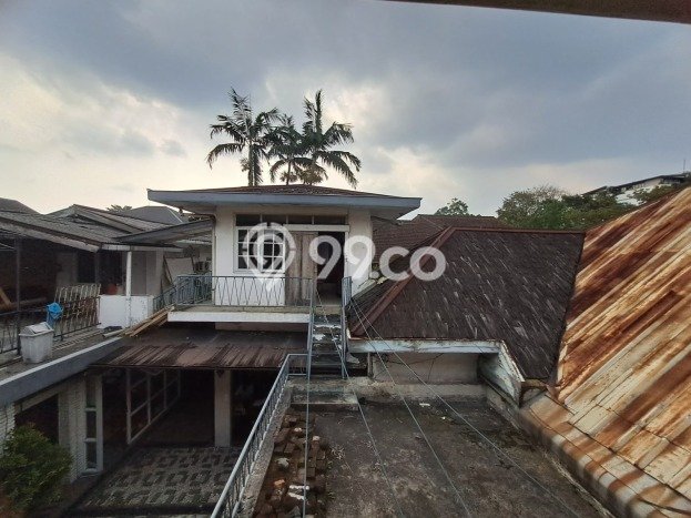 Hunian Elit LB 350m2 Siap Pakai Desain Elegan di Supratman, Bandung Hunian Elit LB 350m2 Siap Pakai Desain Elegan di Supratman, Bandung