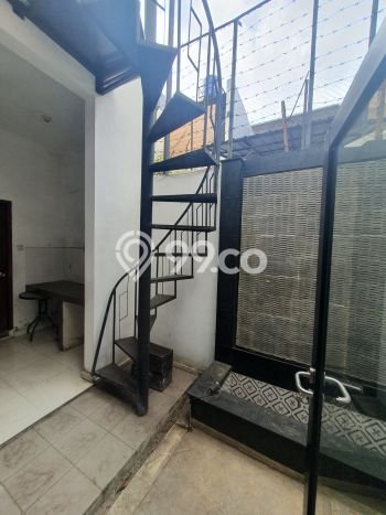 Jual Rumah Strategis Bagus Punya 5 KT di Antapani Bandung SHM Jual Rumah Strategis Bagus Punya 5 KT di Antapani Bandung SHM
