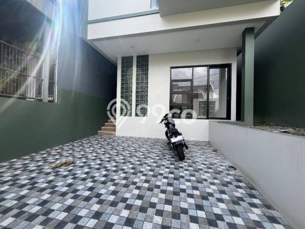 Rumah Asri di Cigadung, Bandung, LT 98m2m² LB 122m2m² Rumah Asri di Cigadung, Bandung, LT 98m2m² LB 122m2m²