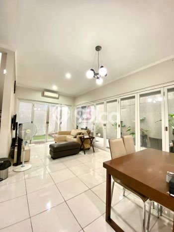 Dijual Rumah Luas Megah Dengan View Cantik di Sektor 9-Bintaro, Tangerang Selatan Dijual Rumah Luas Megah Dengan View Cantik di Sektor 9-Bintaro, Tangerang Selatan