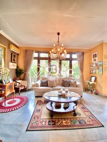 Dijual Rumah Luas Elegan Dengan View Eksklusif di Bintaro, Jakarta Selatan Dijual Rumah Luas Elegan Dengan View Eksklusif di Bintaro, Jakarta Selatan