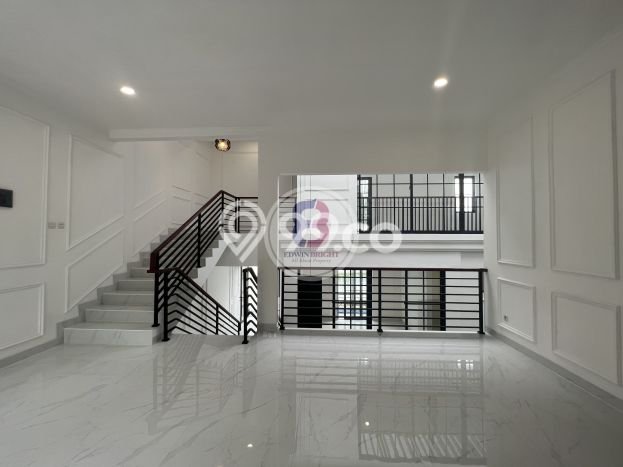 Jual Rumah Luas Elegan Dengan View Cantik di Pondok Indah, Jakarta Selatan Jual Rumah Luas Elegan Dengan View Cantik di Pondok Indah, Jakarta Selatan