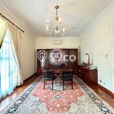 Rumah Luxury Modern Tanpa Renovasi di Pondok Indah Jakarta Selatan Rumah Luxury Modern Tanpa Renovasi di Pondok Indah Jakarta Selatan
