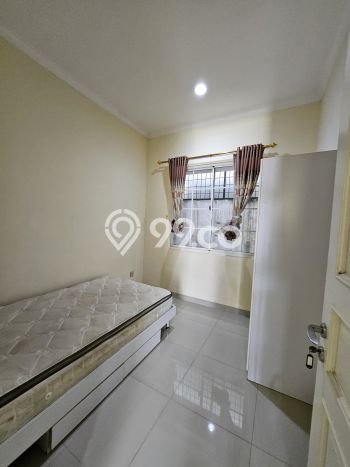 Rumah Modern 4 KT di Green Lake City Jakarta Barat Semi Furnished Rumah Modern 4 KT di Green Lake City Jakarta Barat Semi Furnished