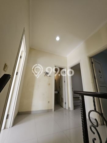 Rumah Modern 4 KT di Green Lake City Jakarta Barat Semi Furnished Rumah Modern 4 KT di Green Lake City Jakarta Barat Semi Furnished