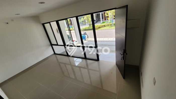 Disewakan! Rumah 4 Kamar Tidur &
4 Kamar Mandi di Pantai Indah Kapuk, Jakarta Utara Disewakan! Rumah 4 Kamar Tidur &
4 Kamar Mandi di Pantai Indah Kapuk, Jakarta Utara
