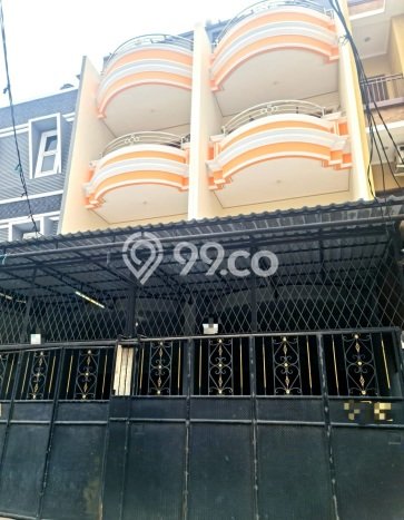 Sewa Rumah Harga Terjangkau di Jelambar Jakarta Barat Punya 6 Kamar Tidur Sewa Rumah Harga Terjangkau di Jelambar Jakarta Barat Punya 6 Kamar Tidur