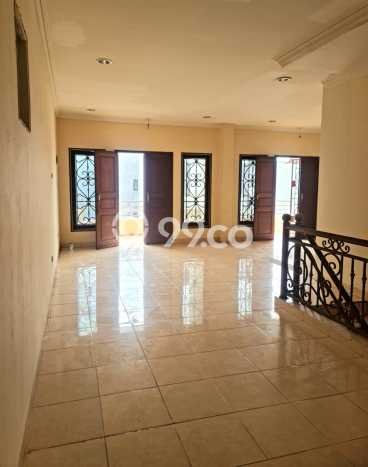 Sewa Rumah Harga Terjangkau di Jelambar Jakarta Barat Punya 6 Kamar Tidur Sewa Rumah Harga Terjangkau di Jelambar Jakarta Barat Punya 6 Kamar Tidur
