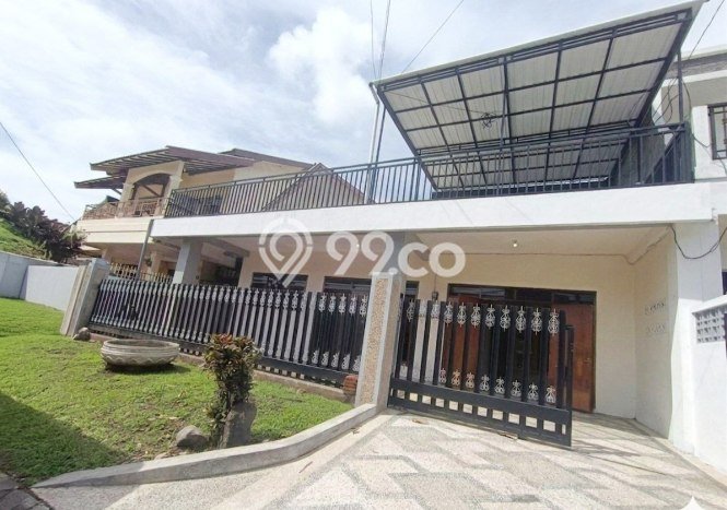 Lokasi terbaik! Rumah siap huni disewakan di Blimbing LB 300m2 Lokasi terbaik! Rumah siap huni disewakan di Blimbing LB 300m2