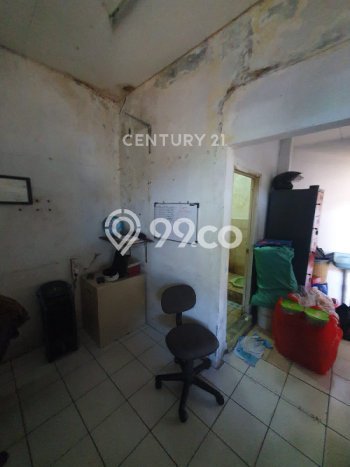 Gudang Disewa di Jakarta Barat dengan LB 300m2 Area Komersial Ramai Gudang Disewa di Jakarta Barat dengan LB 300m2 Area Komersial Ramai